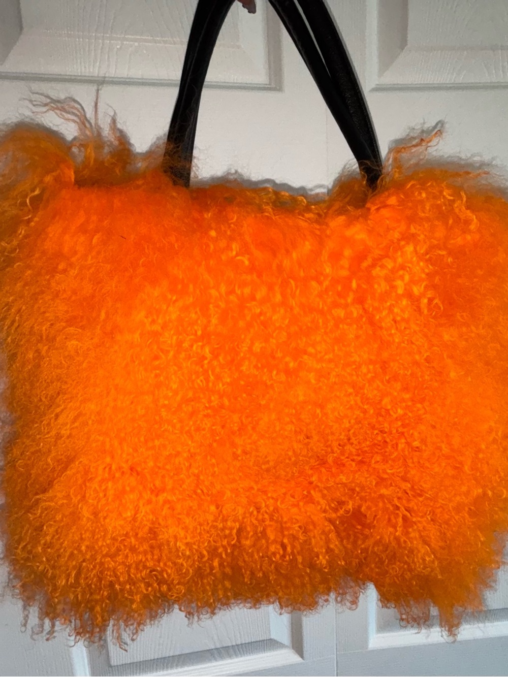 🎃 Halloween Orange Mongolian Fur Purse - 40 x 30 - includes chain! - Picture 3 of 8